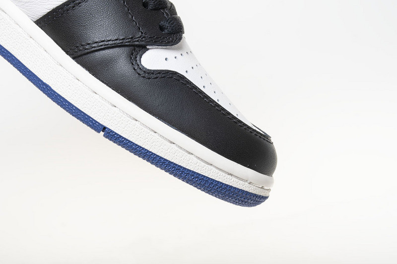 Air Jordan 1 Retro High OG “Blue Moon” 555088-115