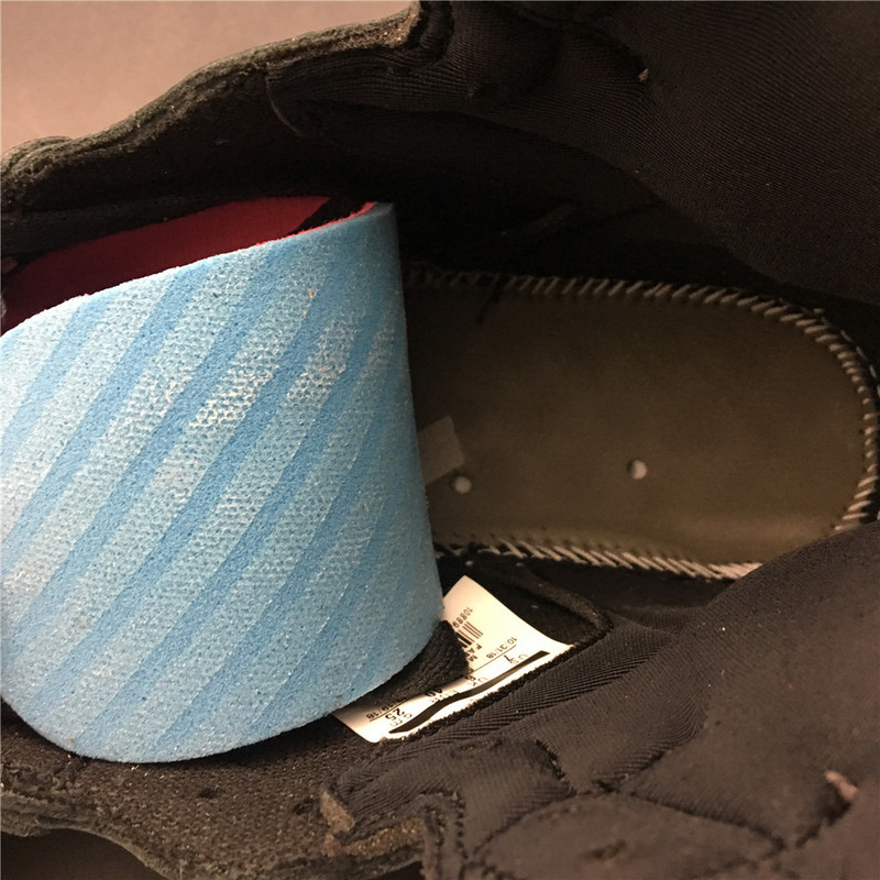 Air Jordan 1 Retro High Black Crimson Tint 555088-081