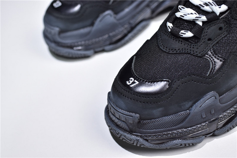 BLCG Triple S Clear Sole Black 541624 W0901 1000