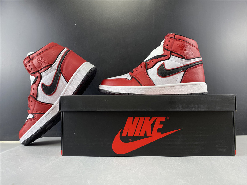 Air Jordan 1 High OG “Bloodline 2.0” 555088-129
