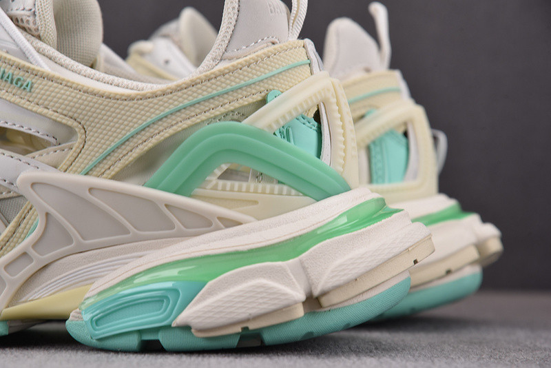 BLCG Track 2.0 568614-W3AE2-3911