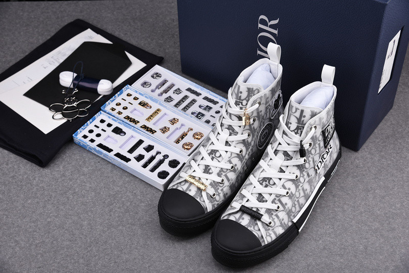 DR B23 High Top Sneaker