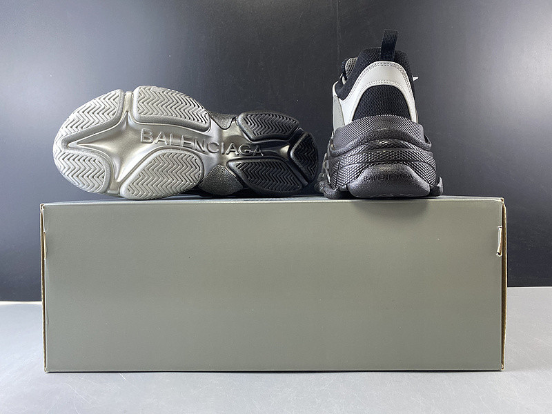 BLCG Triple S 583546-W06F1-0841