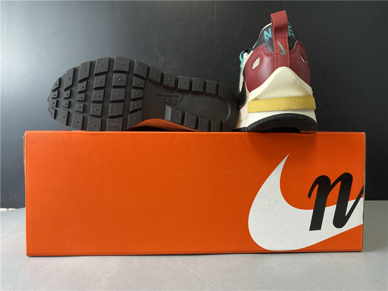 Sacai x Nike Pegasus VaporFly SP CI9928-301