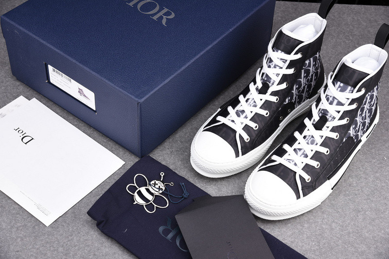 DR B23 High Top Sneaker