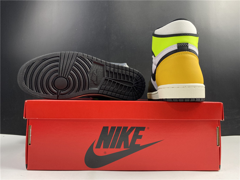 Air Jordan 1 Retro High OG “Volt Gold” 555088-118