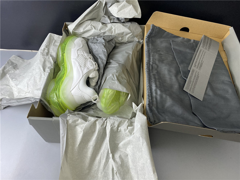 BLCG Triple S 544351-W09O1-0828