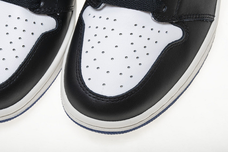 Air Jordan 1 Retro High OG “Blue Moon” 555088-115