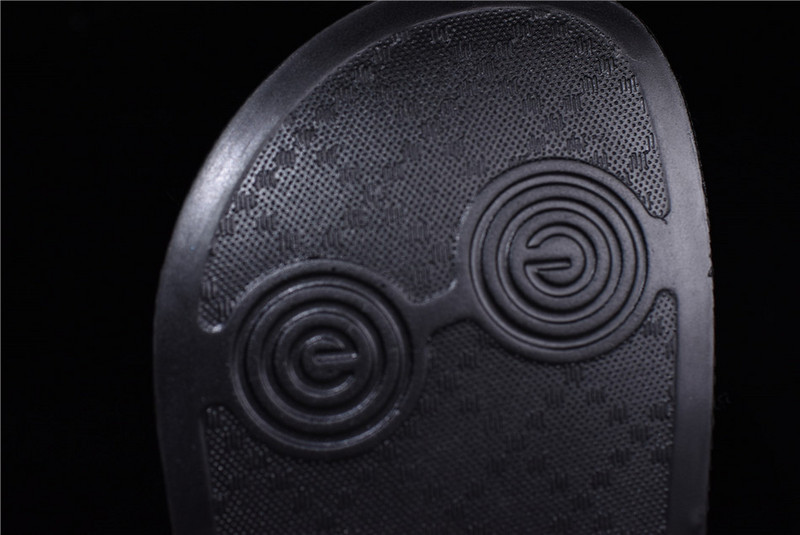 gc black s*p*e canvas G*u*iy print slide