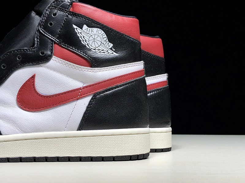 Air Jordan 1 Retro High OG “Gym Red” 555088-061