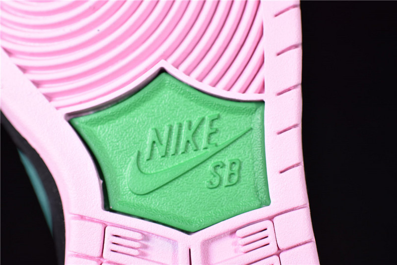 Nike SB Dunk High “Invert Celtics” CU7349-001