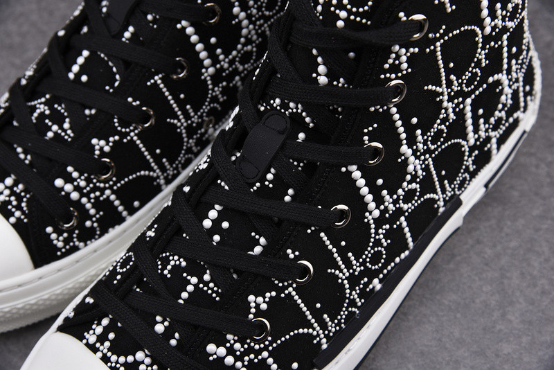 DR B23 High Top Sneaker