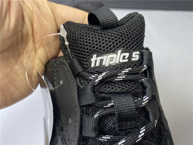 BLCG Triple S 541624-W09O1-0829