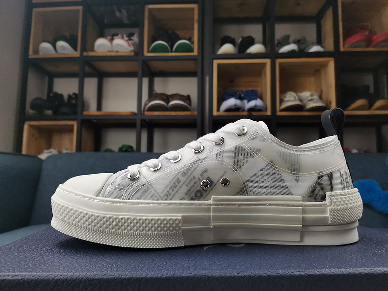 DR B23 Low Top Daniel Asham Newspaper 3SN249YUO_H069