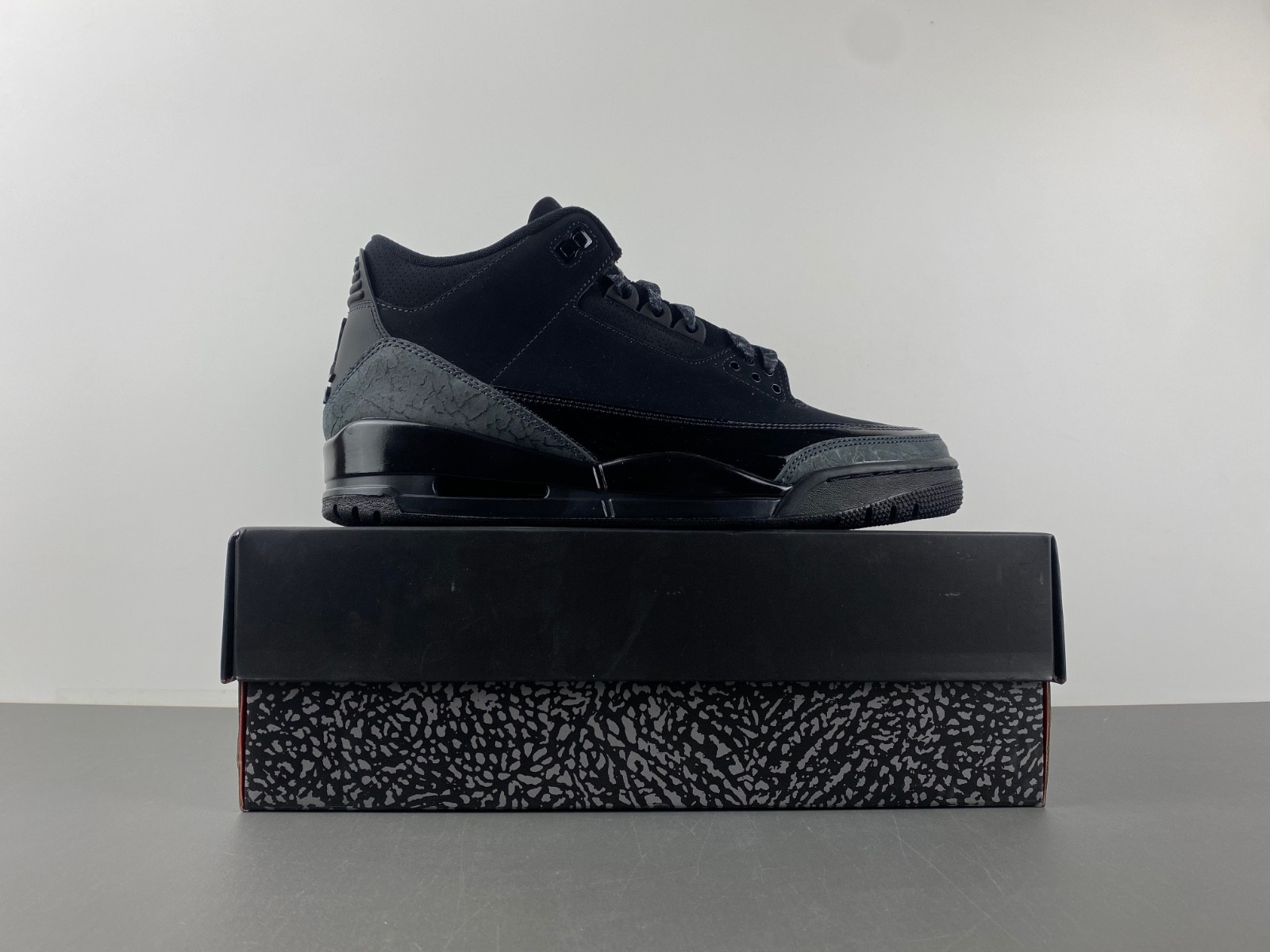 Air Jordan 3 Black Cat 9246-001