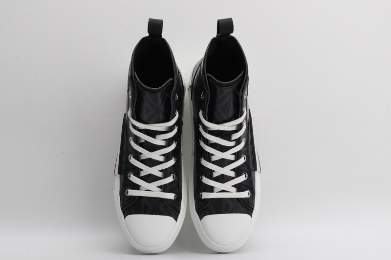 DR B23 High Top Sneaker