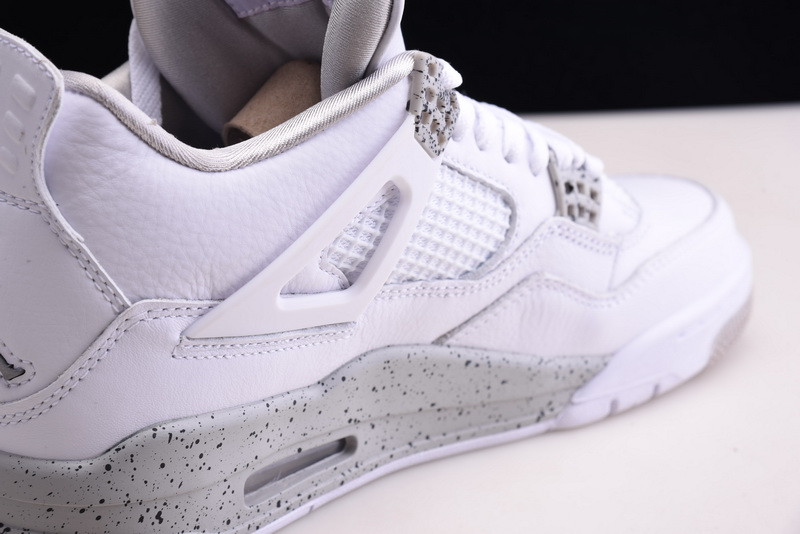 Air Jordan 4 “White Oreo” CT8527-100