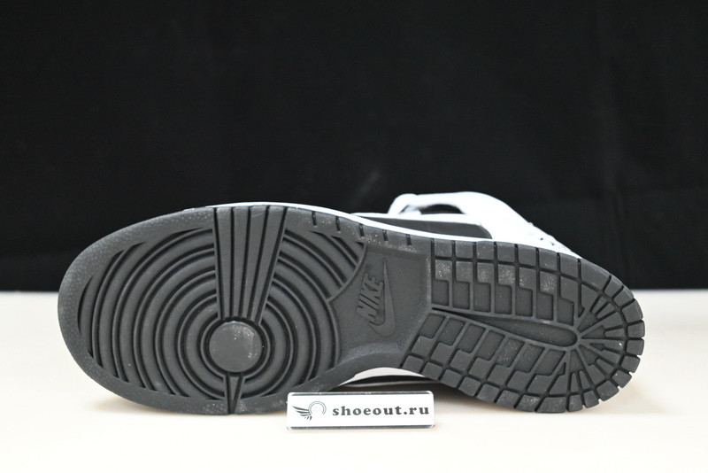 Supreme x Nike SB Dunk High “By Any Means” DN3741-002