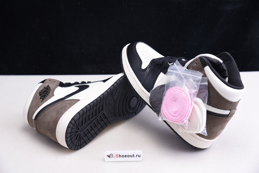 Air Jordan 1 Retro High OG Dark Mocha 555088-105