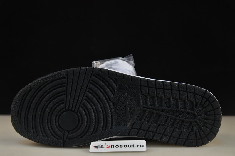 Air Jordan 1 Low “Panda” DC0774-101