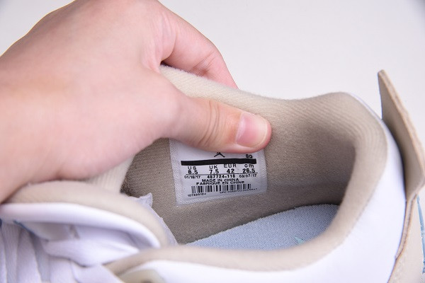 Air Jordan 4 Retro GS