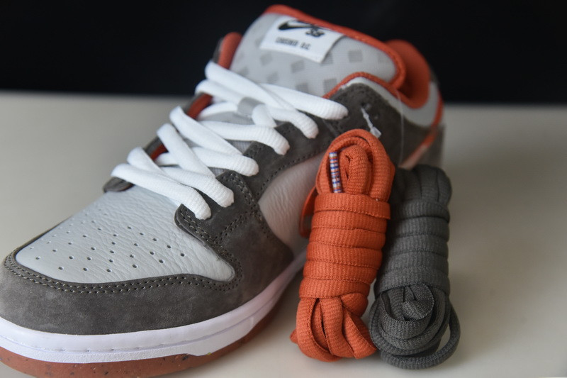 Crushed D.C. x Nike SB Dunk Low DH7782-001