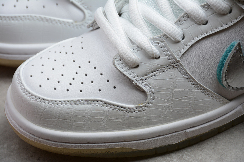 Di*m*nd x nike sb dunk low bv1310-100