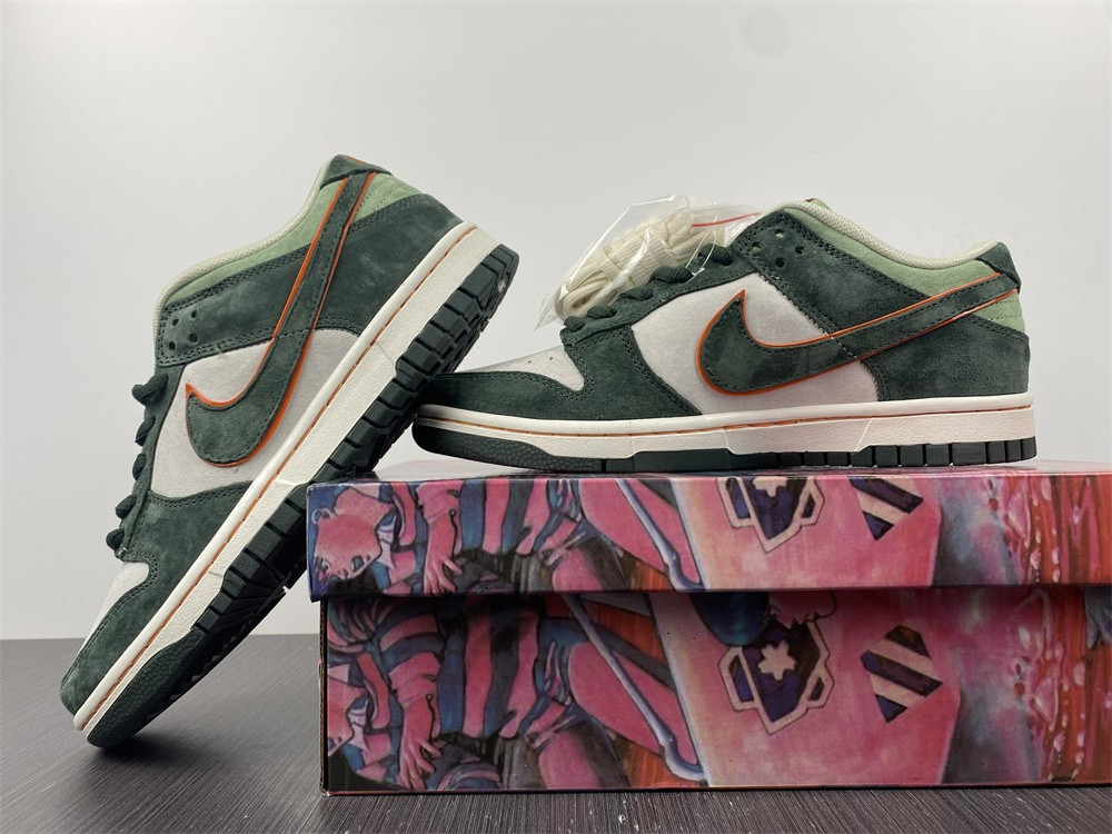 Otomo Katsuhiro x Nike SB Dunk Low Steamboy OST LF0039-007