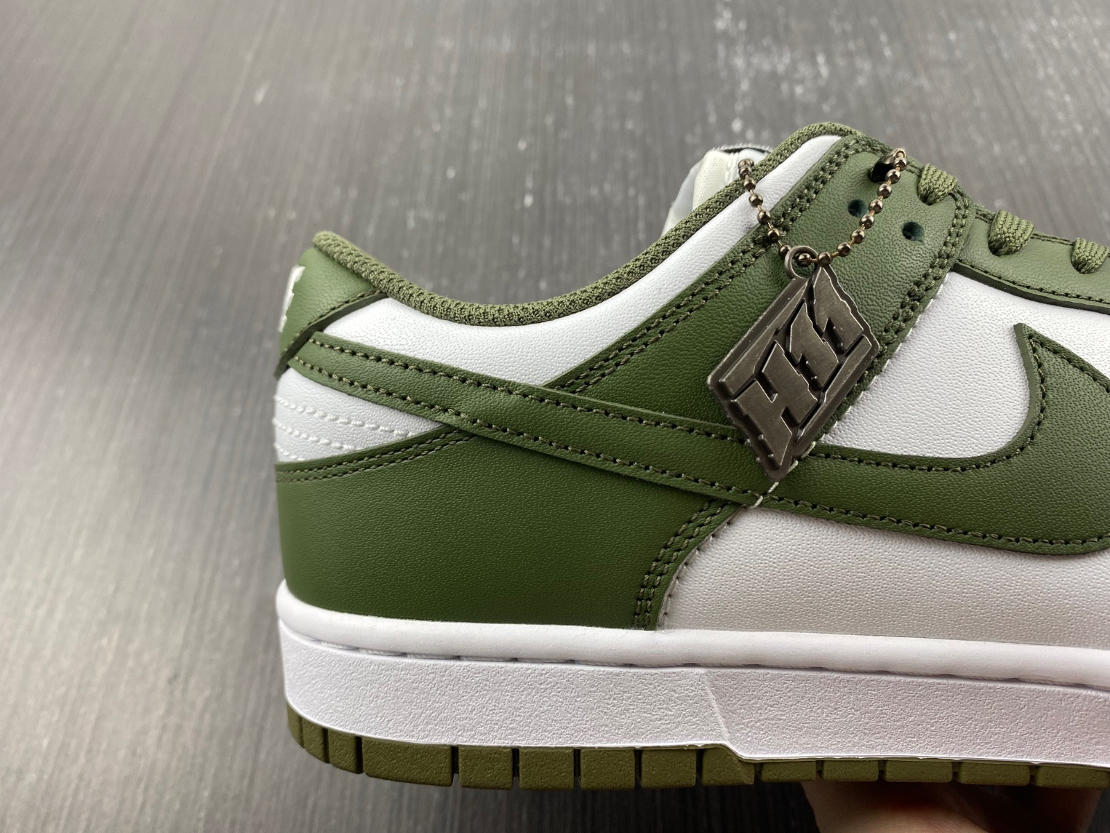 Nike Dunk Low WMNS “Medium Olive” DD1503-120