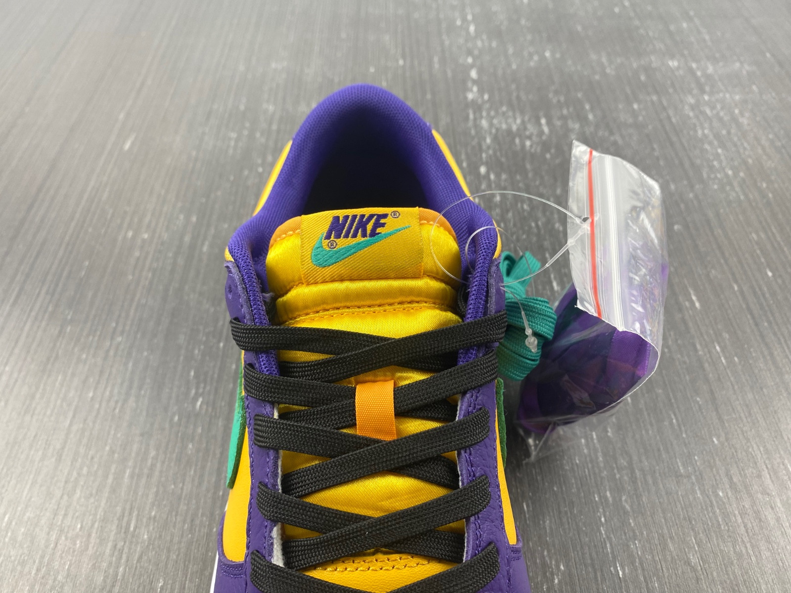 Nike Dunk Low “Lisa Leslie” DO9581-500