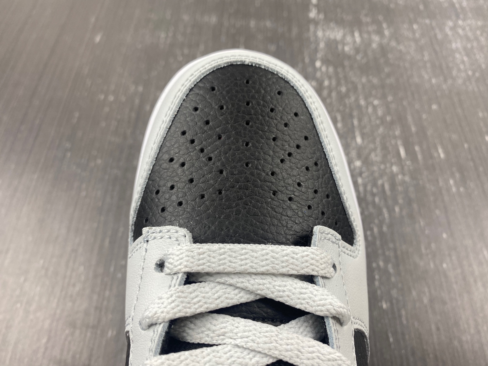 Nike Dunk Low “Reverse Panda Neon” FD9756-001