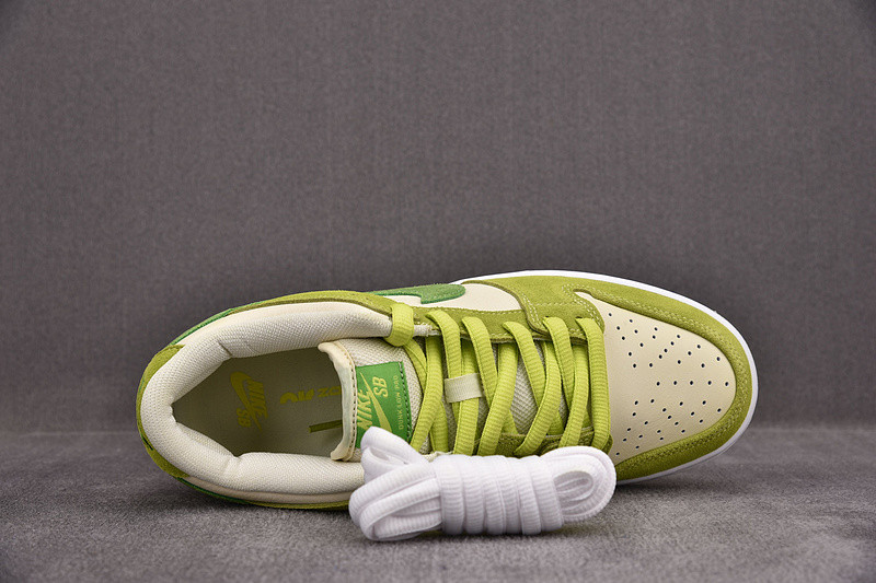 Nike SB Dunk Low “Green Apple” DM0807-300