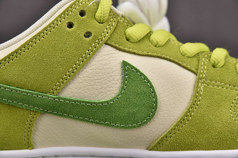 Nike SB Dunk Low “Green Apple” DM0807-300
