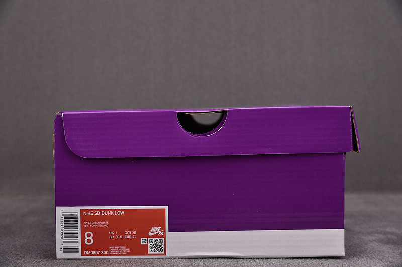 Nike SB Dunk Low “Green Apple” DM0807-300