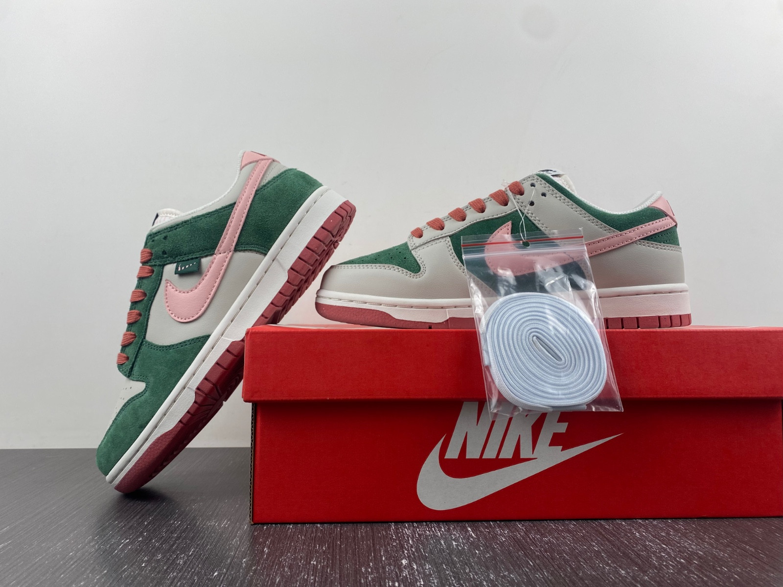 Nike SB Dunk Low FN8923-061