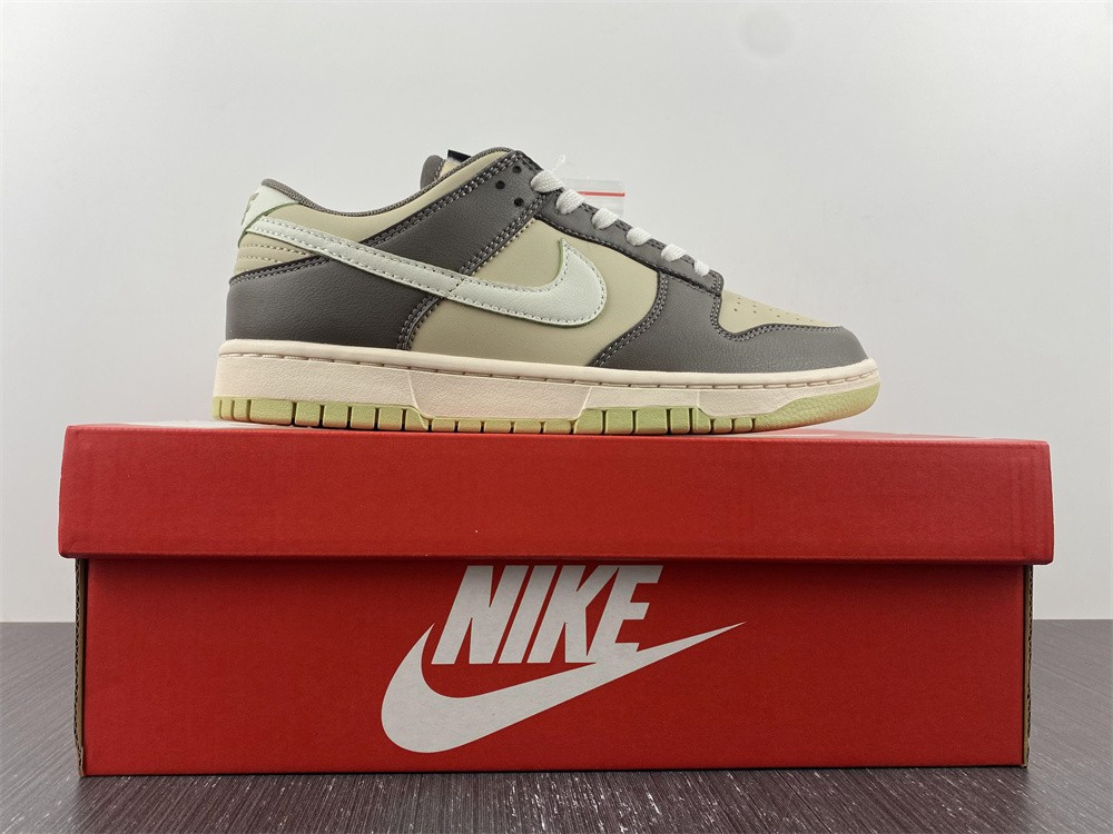 SB Dunk Low "Khaki" FB4960-210