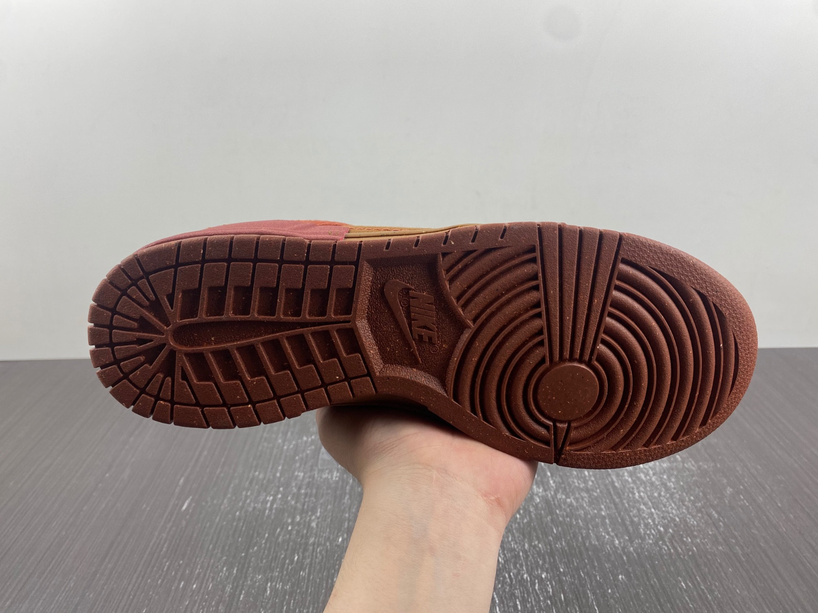 Nike Dunk Low Disrupt 2 “Desert Bronze” DH4402-200