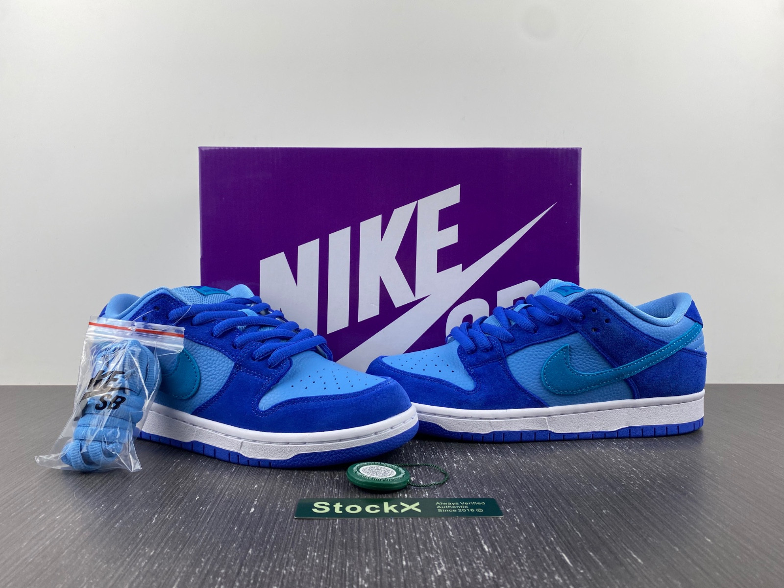 Nike SB Dunk Low pro Blue Raspberry DM0807-400