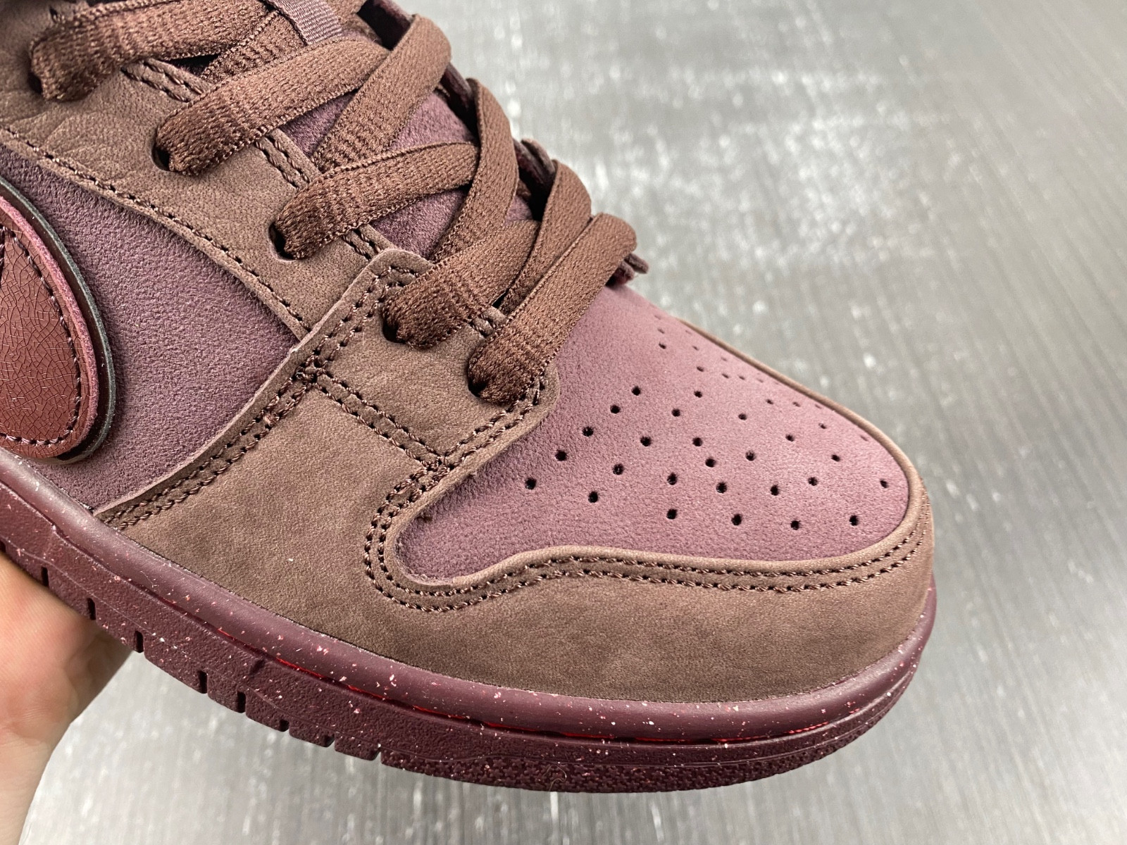 Nike SB Dunk Low Premium “Valentine’s Day” FN0619-600