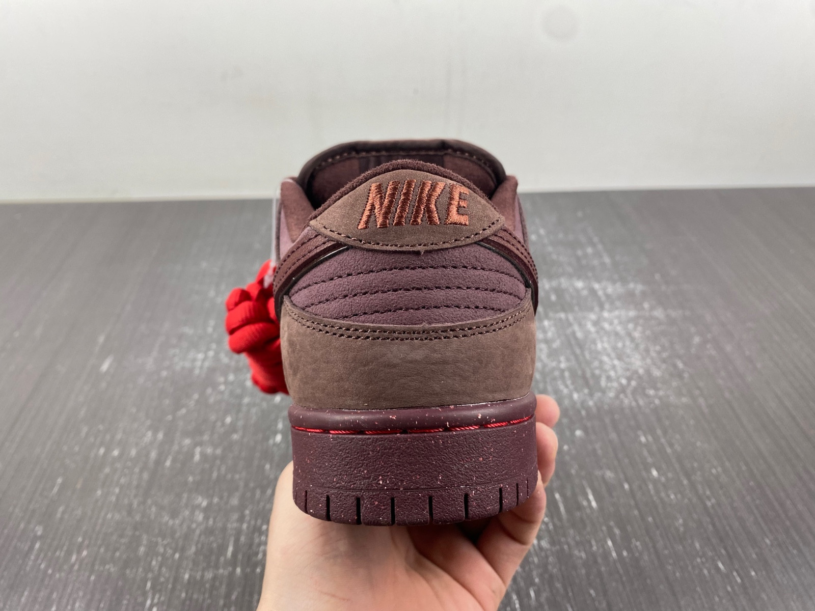Nike SB Dunk Low Premium “Valentine’s Day” FN0619-600