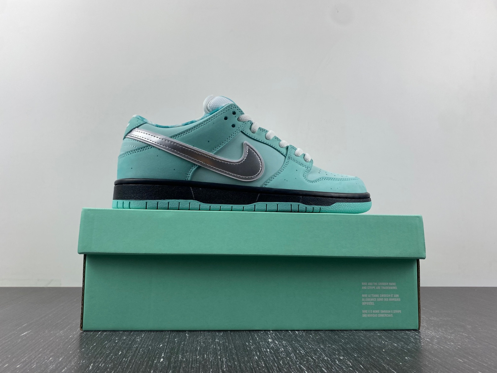 Nike SB Dunk Low BV1310-402