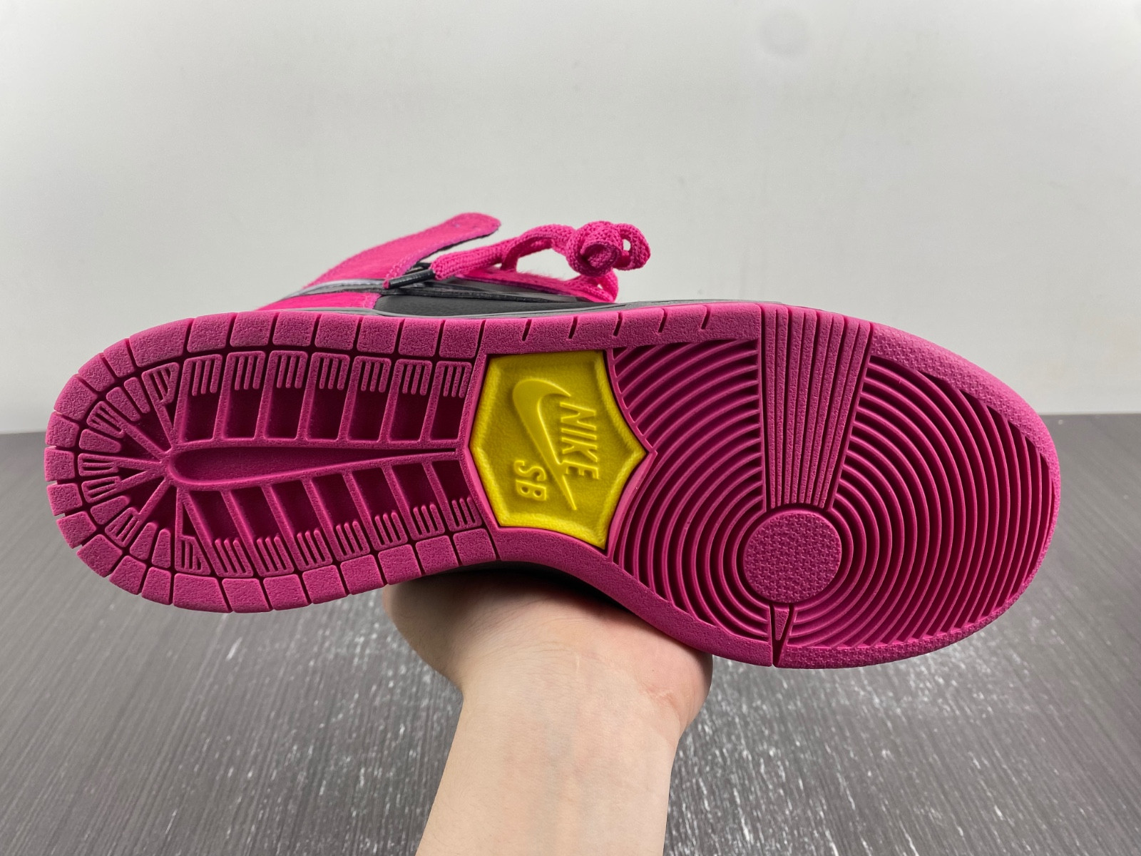 Run The Jewels x Nike SB Dunk High DX4356-600