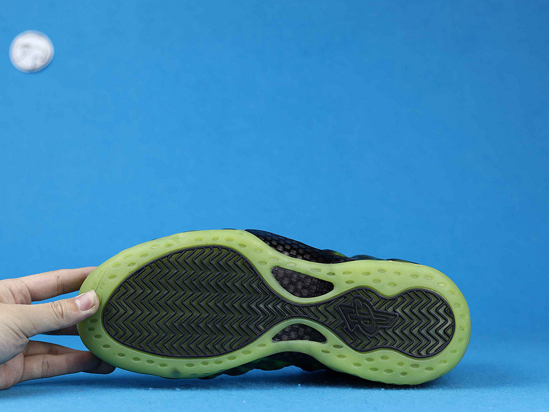 Nike Air Foamposite One ParaNorman 579771-003