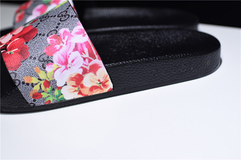 GC Leather SLIDE SANDAL with FLOWER 0400088498707