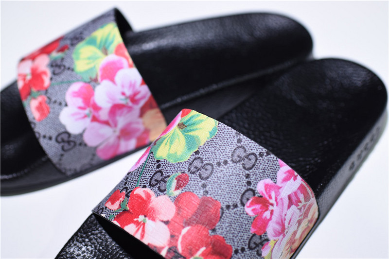 GC Leather SLIDE SANDAL with FLOWER 0400088498707