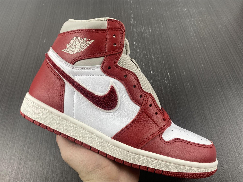 Air Jordan 1 High OG WMNS “Newstalgia” DJ4891-061