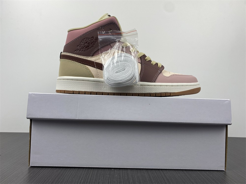 Nike Air Jordan 1 Mid DO7440-821