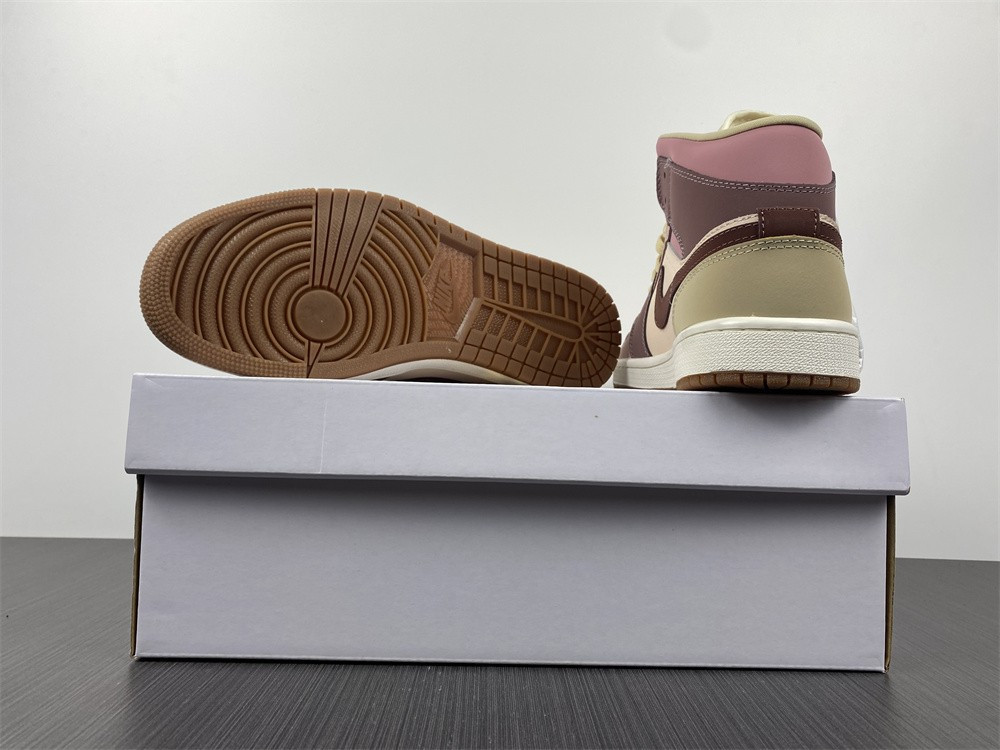 Nike Air Jordan 1 Mid DO7440-821