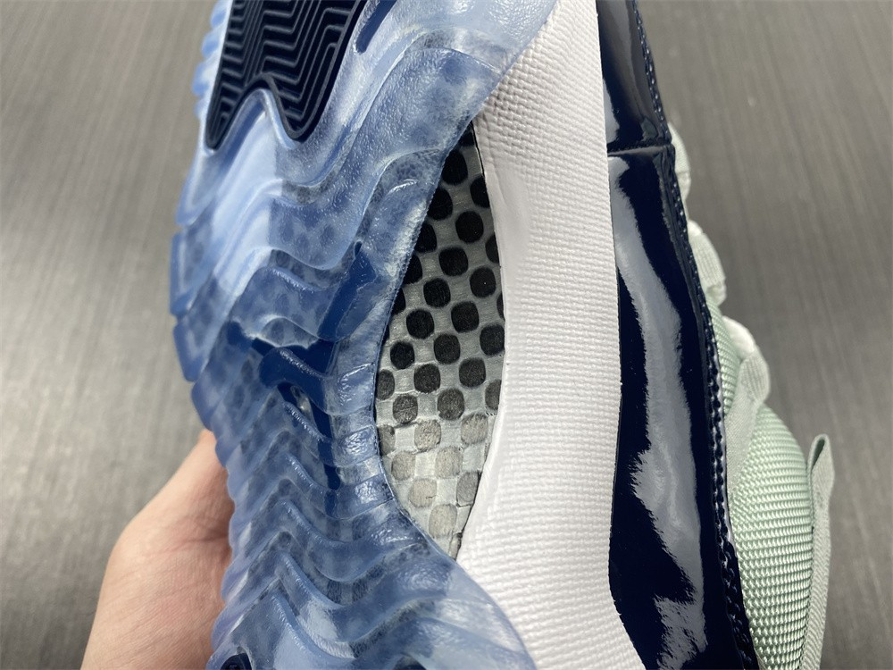 Jordan 11 Retro Low Georgetown (GS) 528896-007