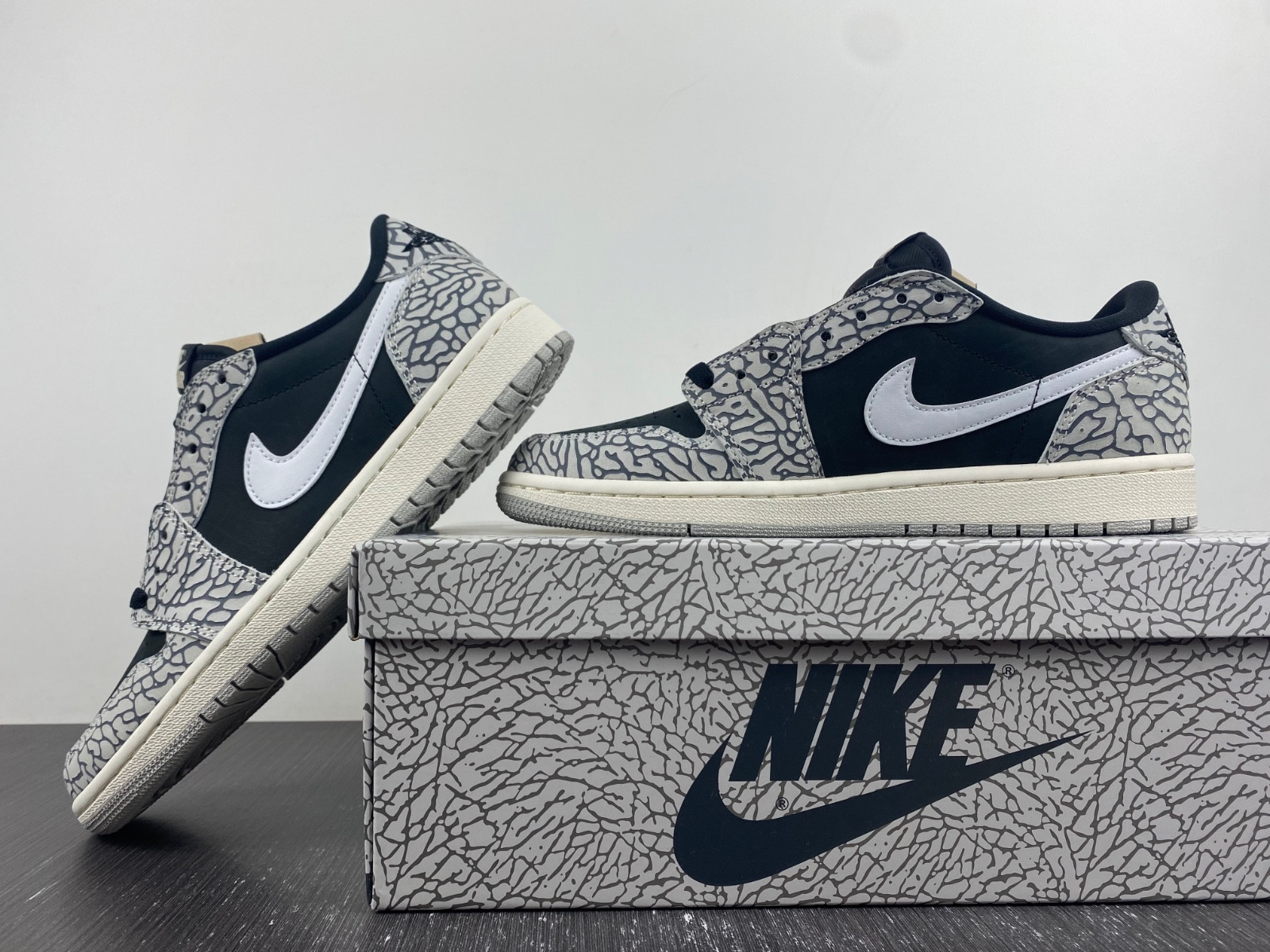 Air Jordan 1 Low OG “Black Cement” CZ0790-001